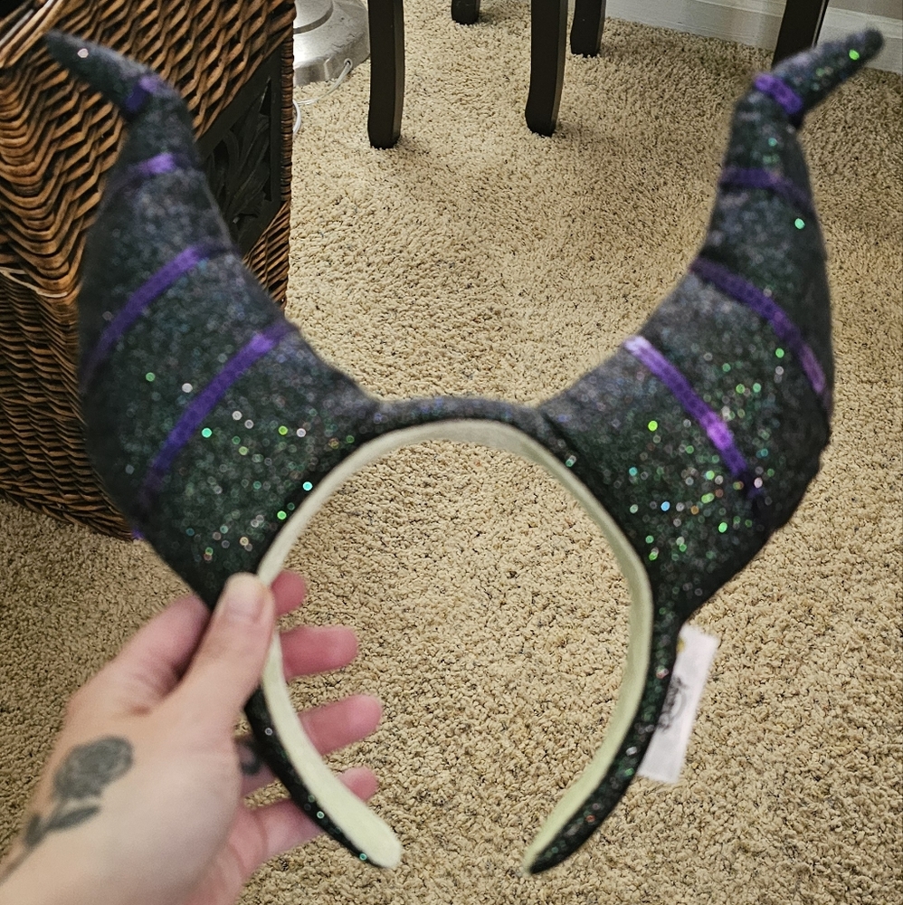Disney Maleficent ears like new